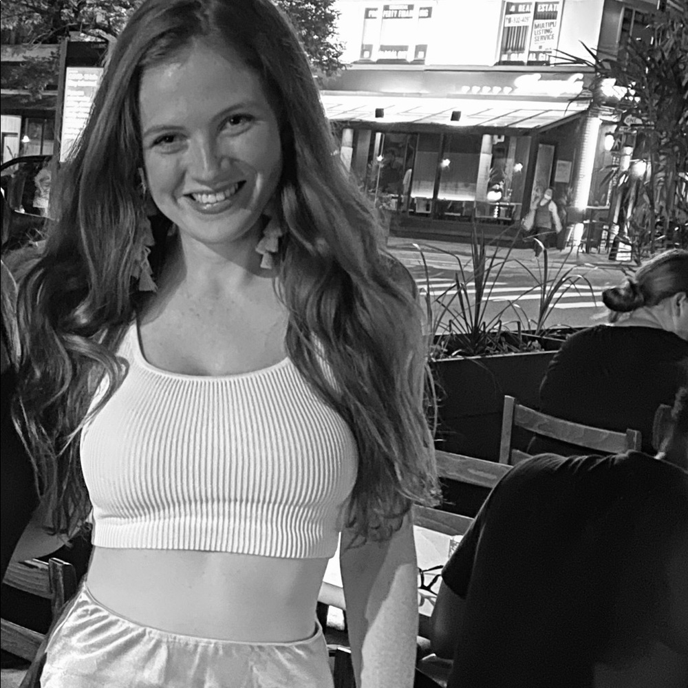 Meet your Posher, Chloe